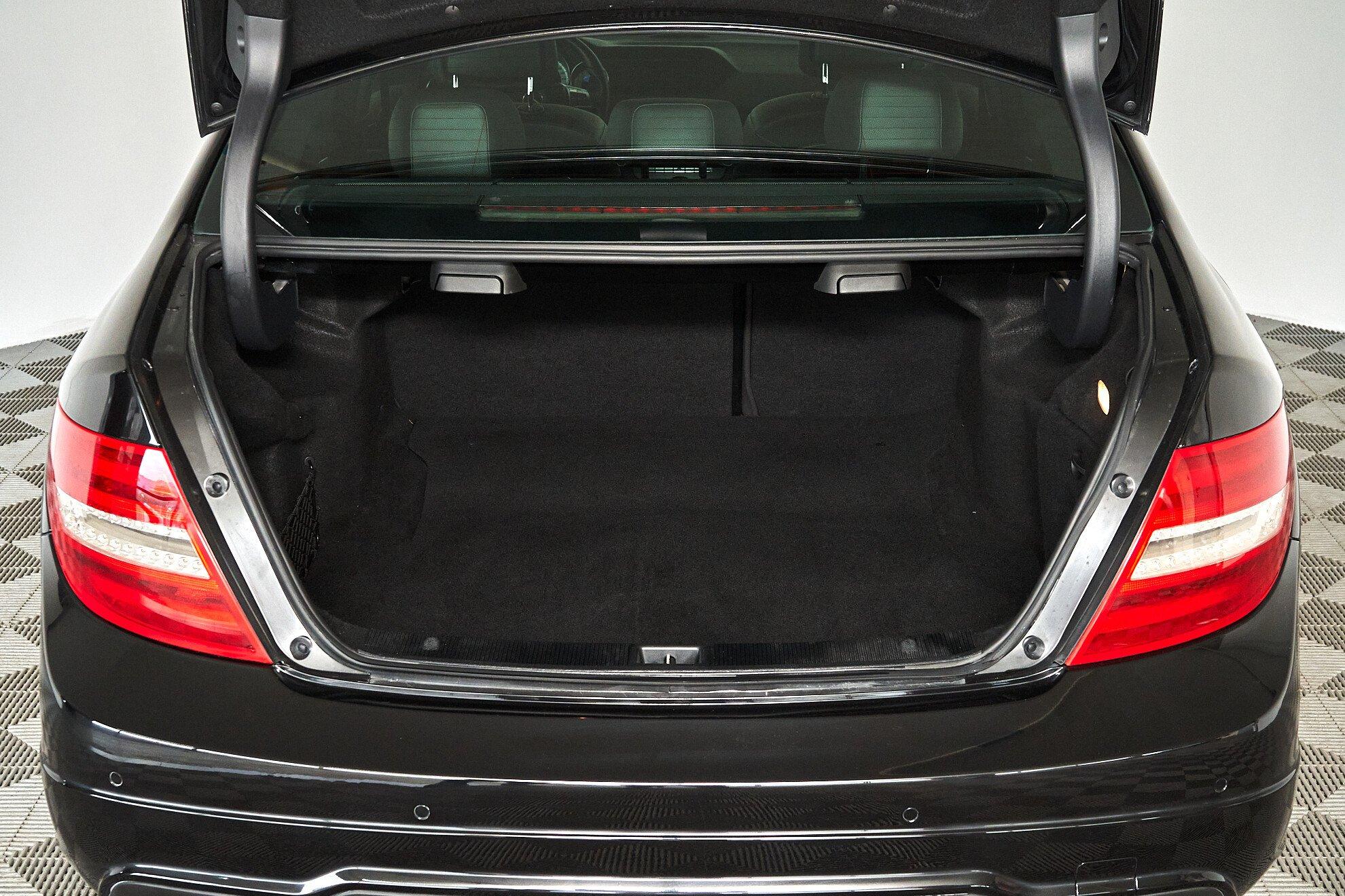 Mercedes-Benz C-Класс 2012, черный