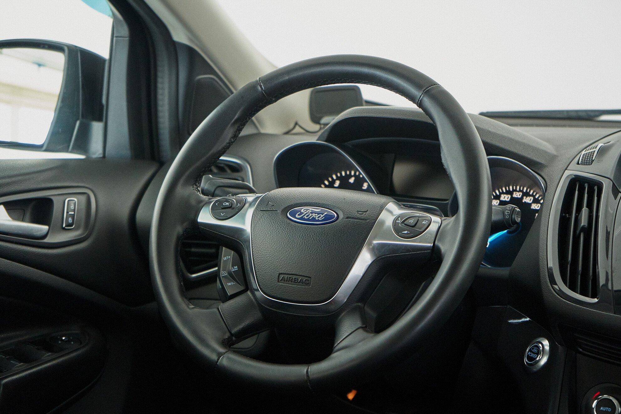 Ford Kuga 2013, черный