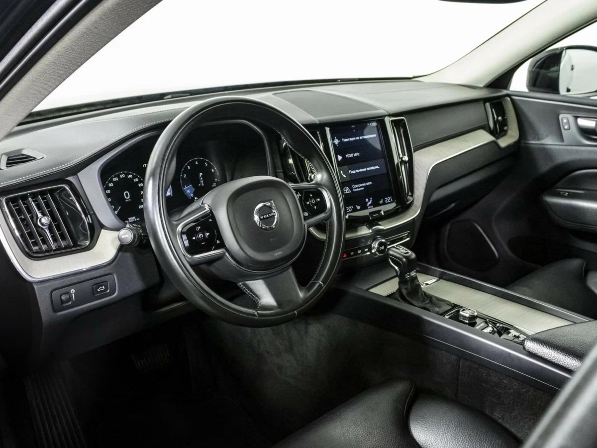 Volvo XC60 2020, черный