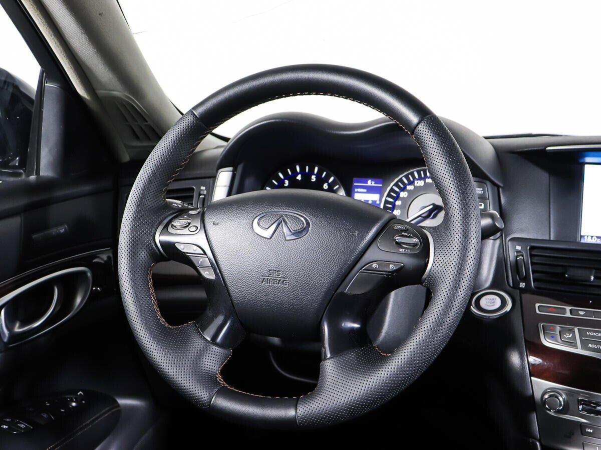Infiniti M 2013, черный