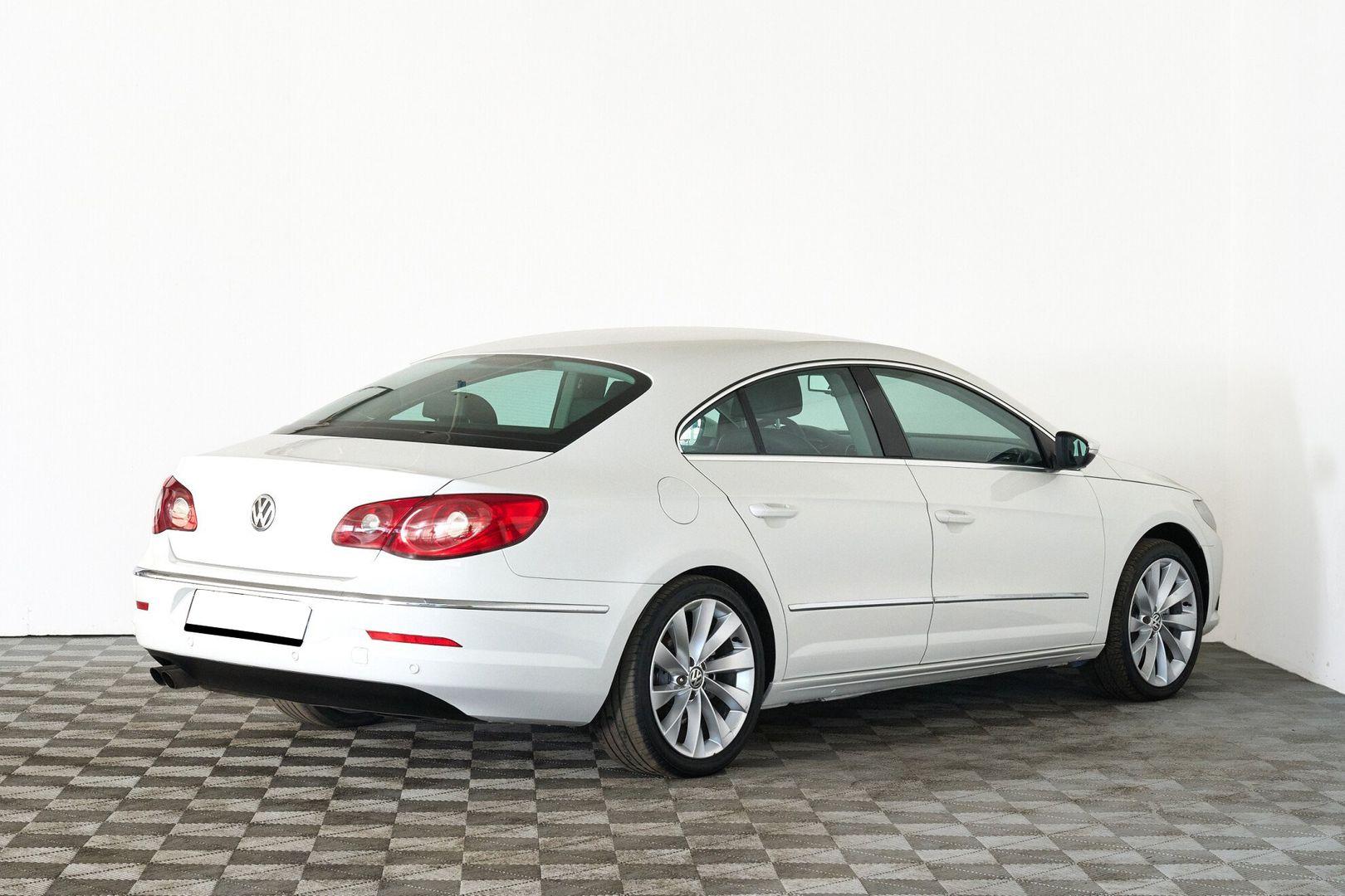 Volkswagen Passat CC 2011, белый