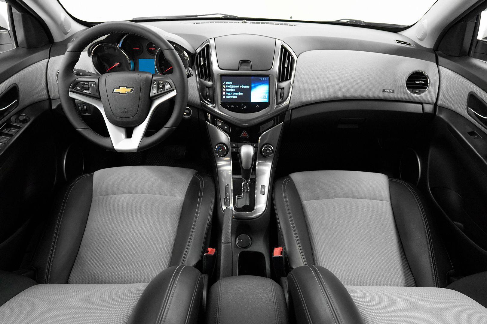 Chevrolet Cruze 2014, белый