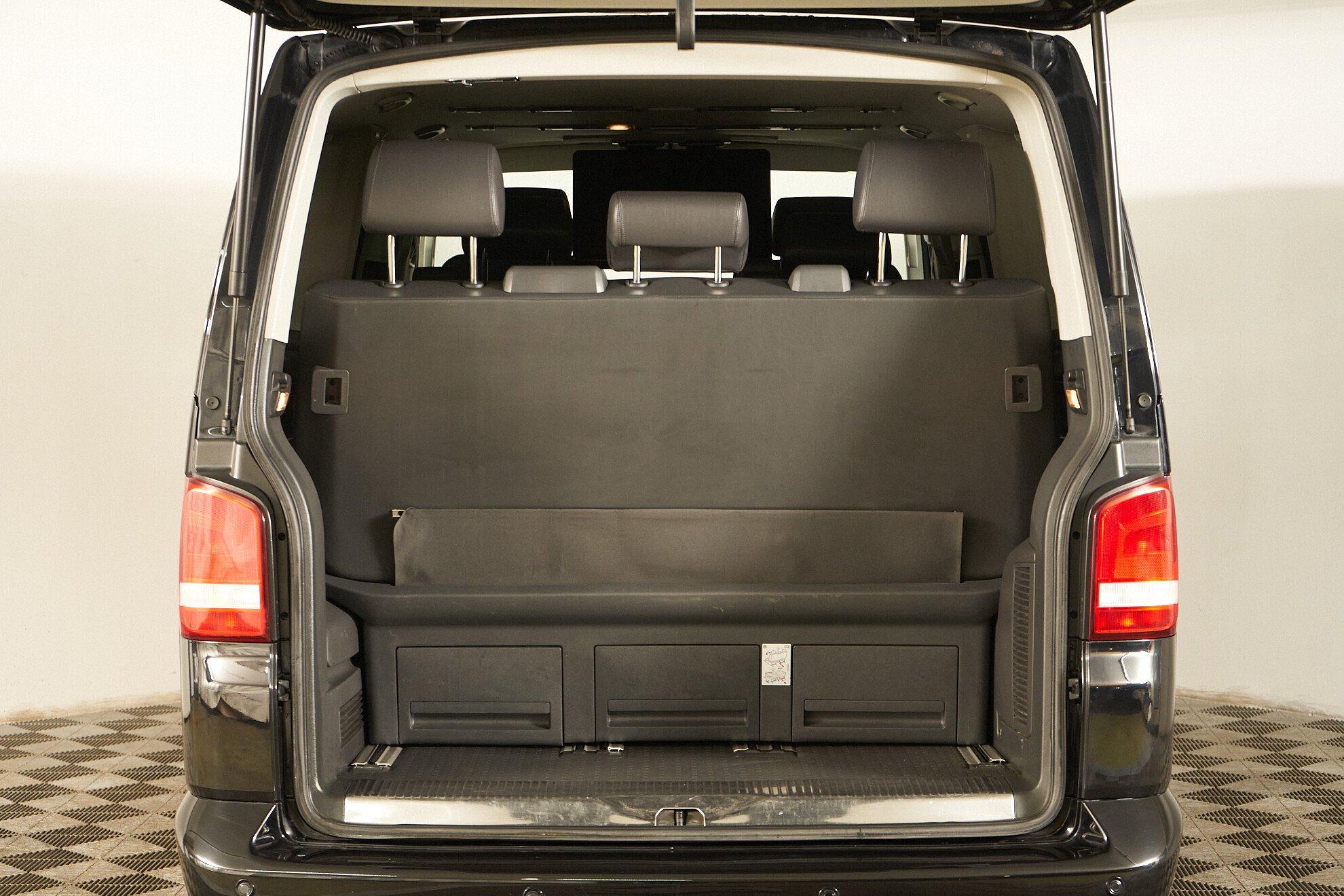 Volkswagen Multivan 2013, черный