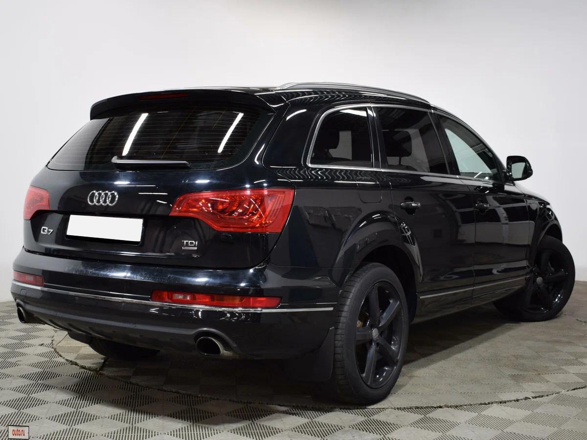 Audi Q7 2010, черный