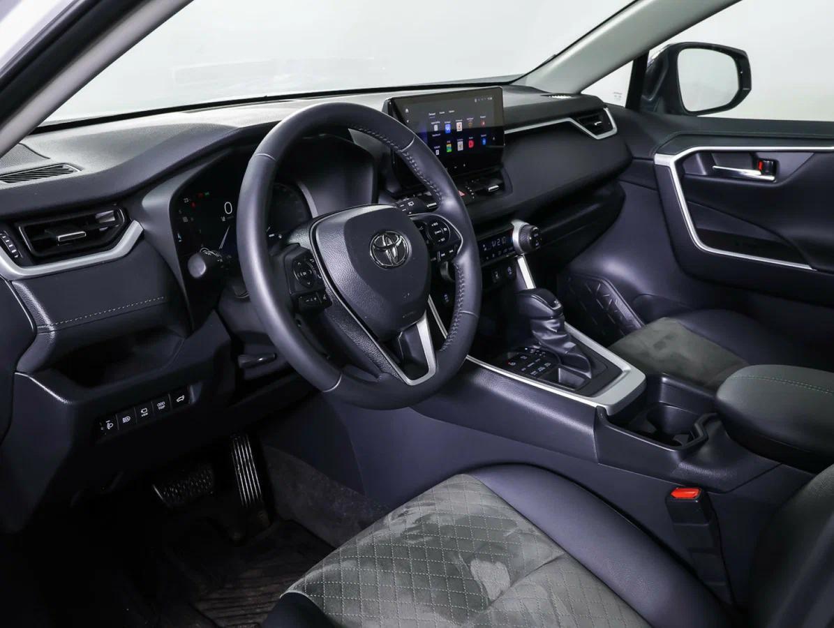 Toyota RAV4 2025, белый