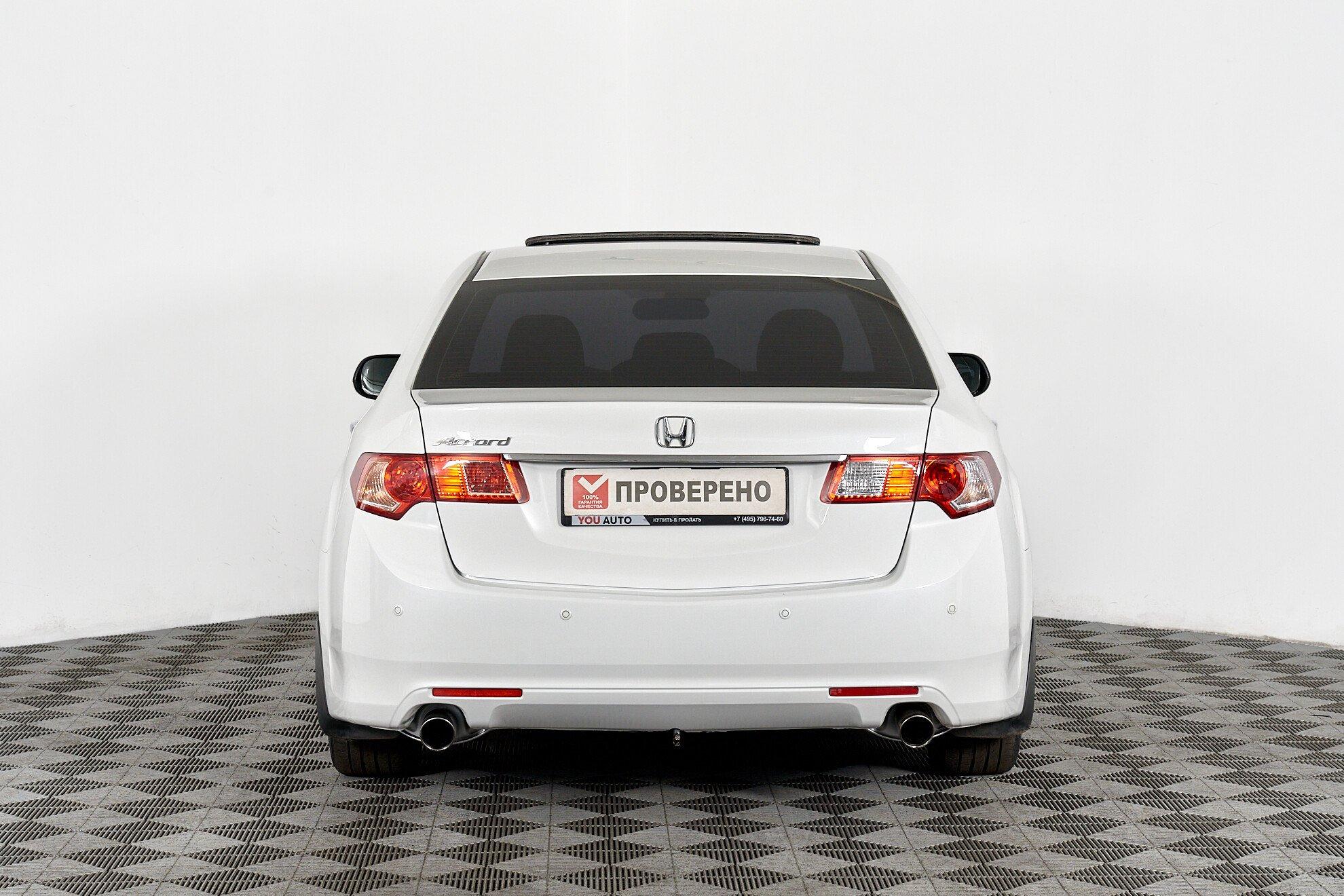 Honda Accord 2012, белый