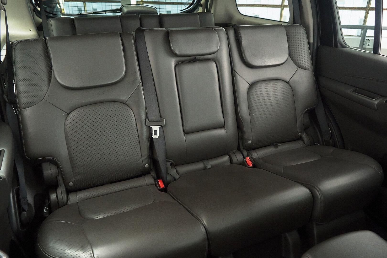 Nissan Pathfinder 2012, черный