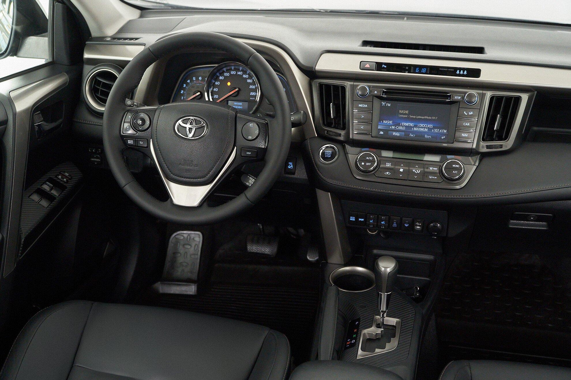 Toyota RAV4 2013, черный