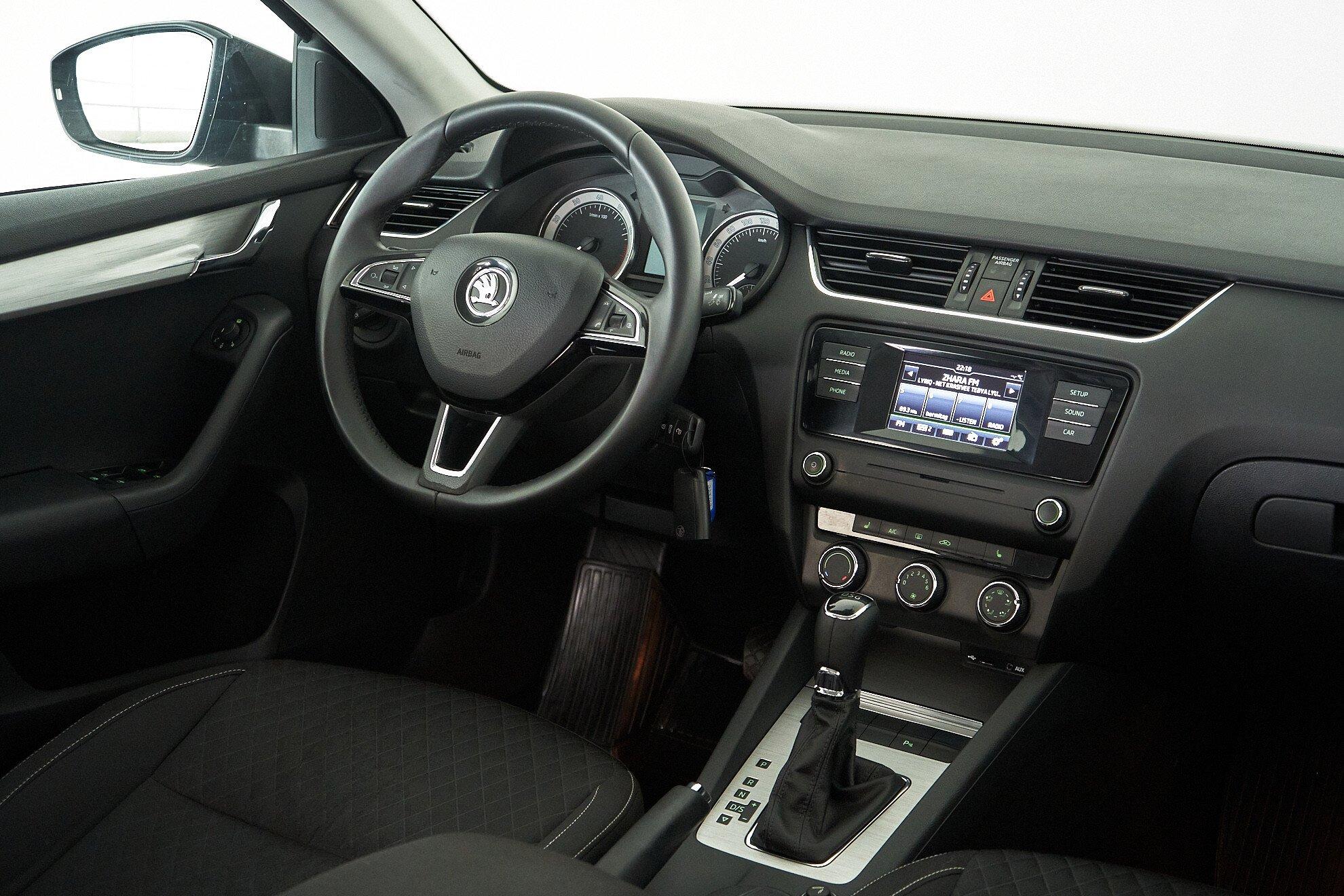 Skoda Octavia 2016, черный