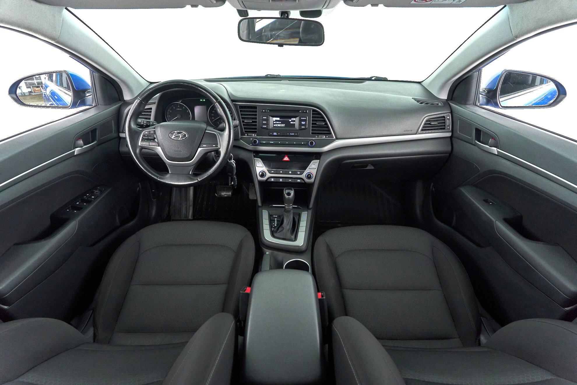 Hyundai Elantra 2018, синий