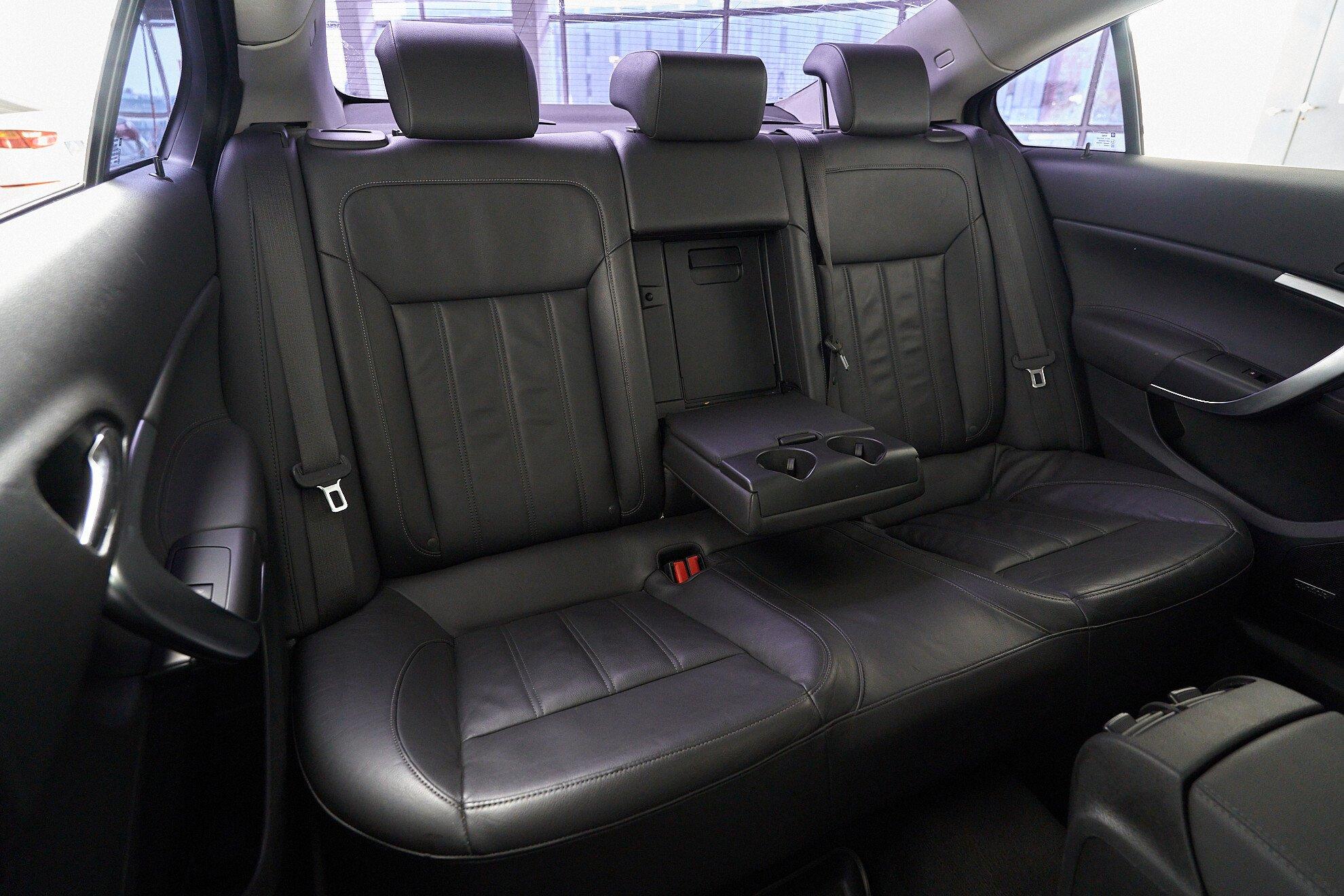 Opel Insignia 2012, черный