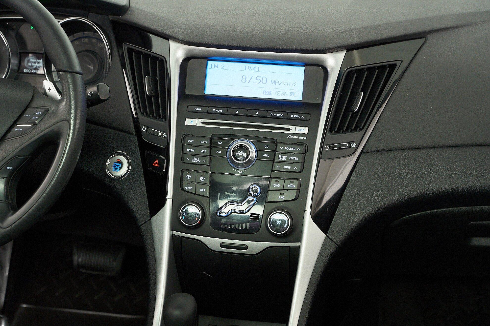 Hyundai Sonata 2011, серебряный