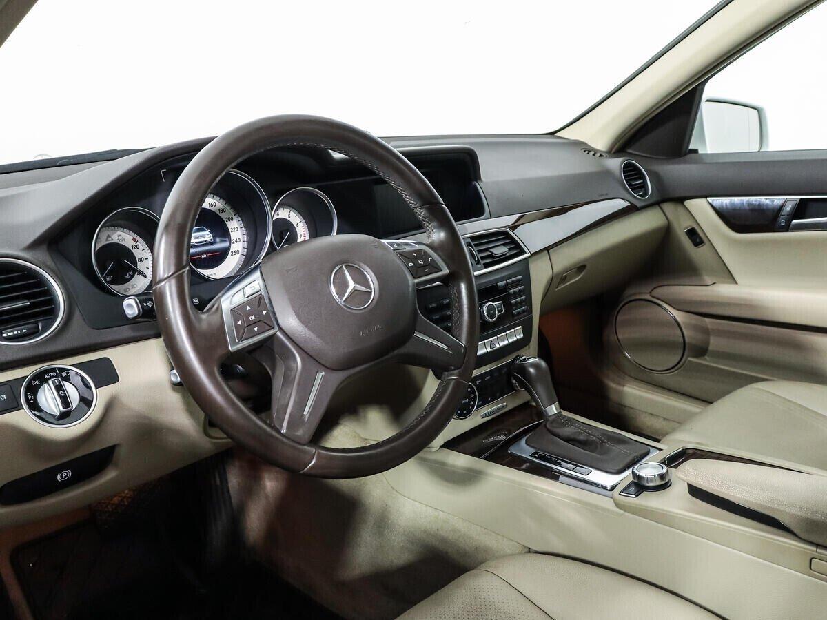 Mercedes-Benz C-Класс 2012, белый