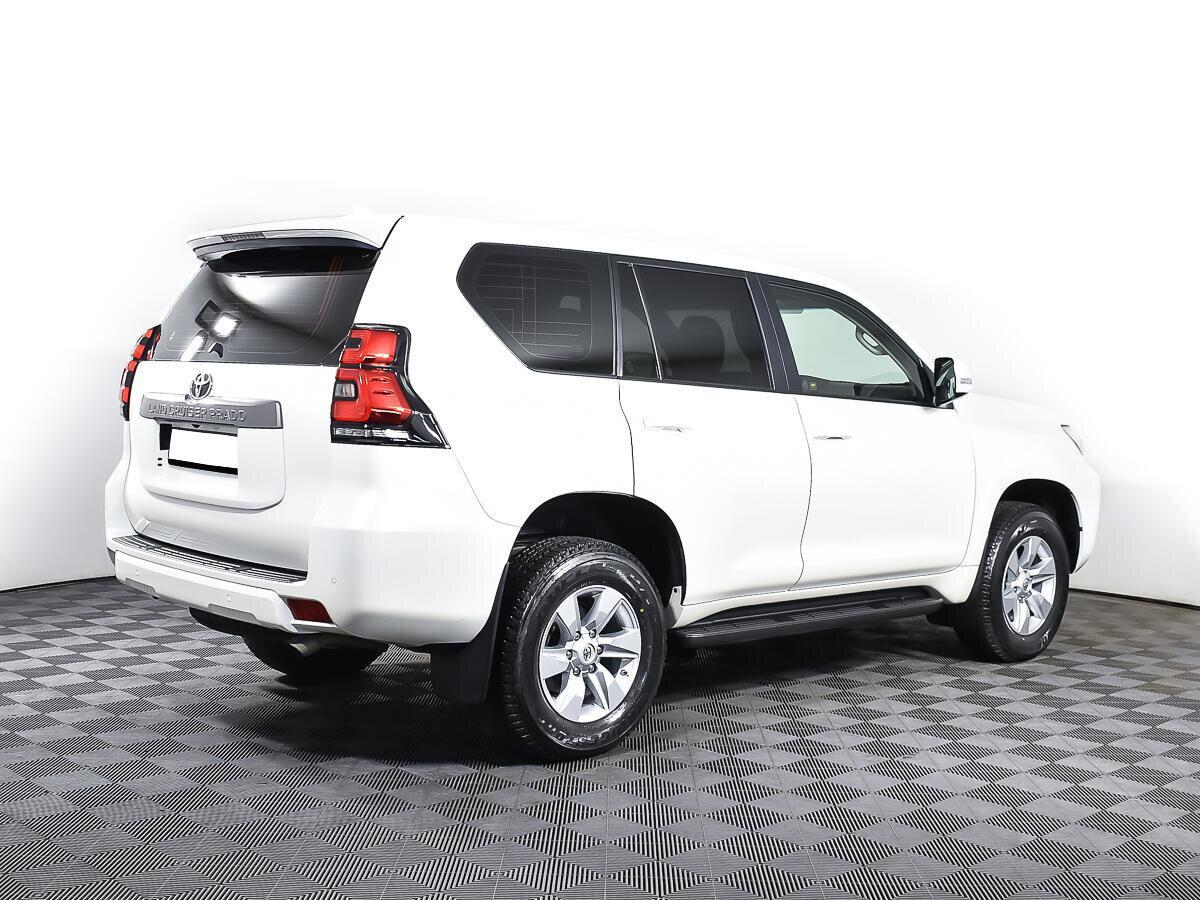 Toyota Land Cruiser Prado 2021, белый