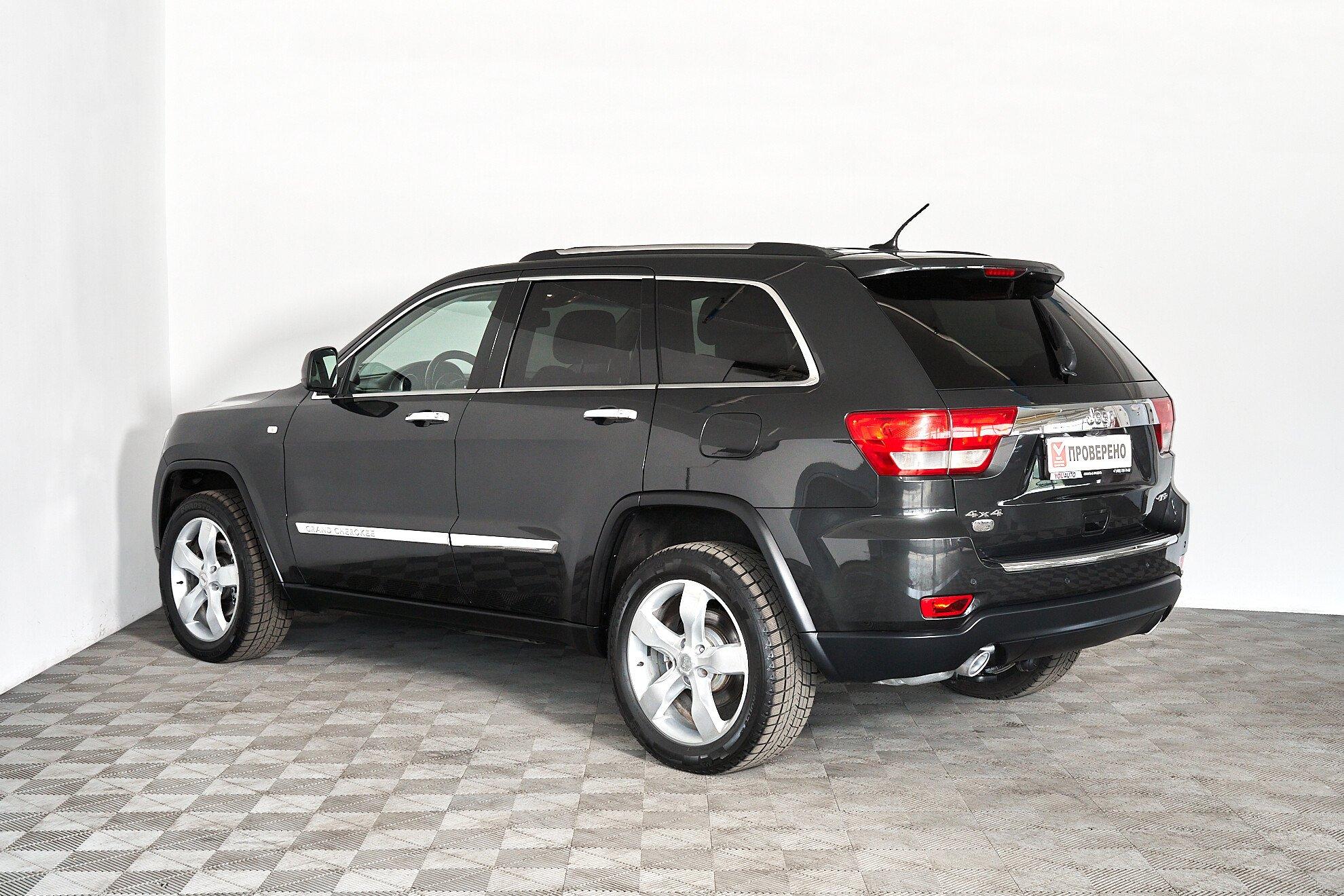 Jeep Grand Cherokee 2011, серый