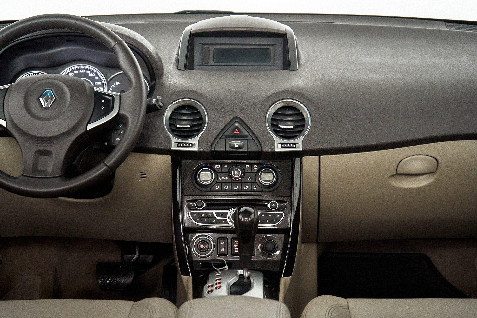 Renault Koleos 2012, белый