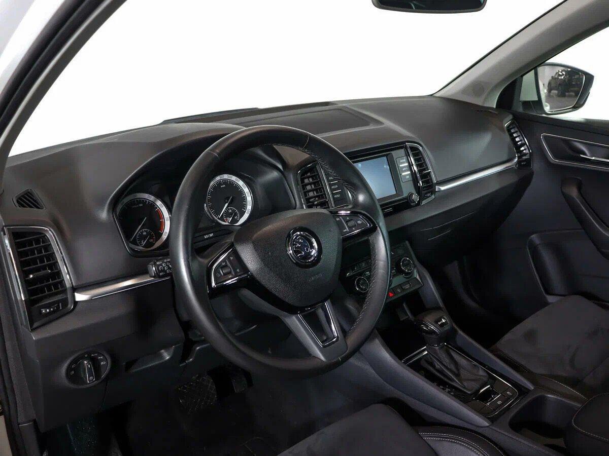 Skoda Karoq 2020, белый