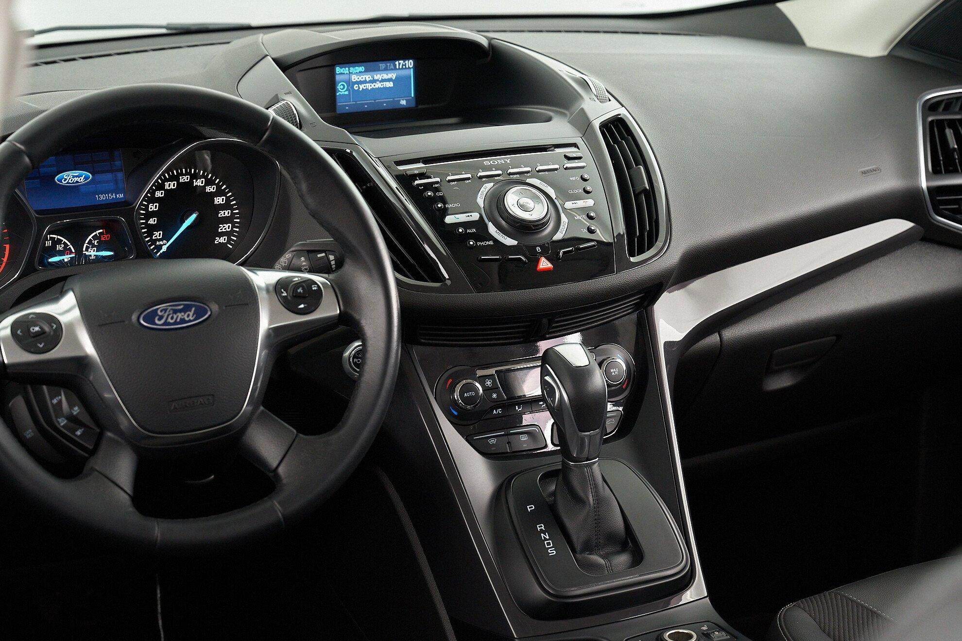 Ford Kuga 2013, коричневый