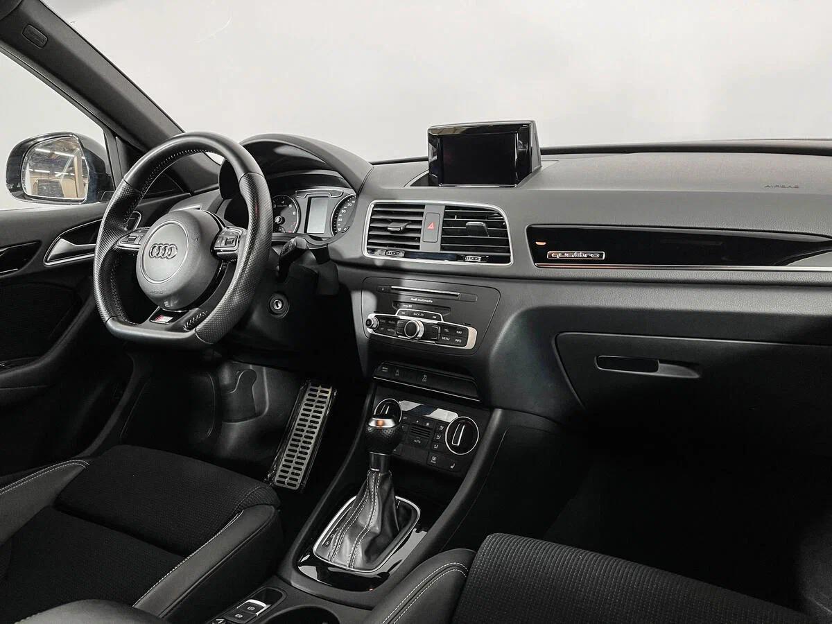 Audi Q3 2017, серый