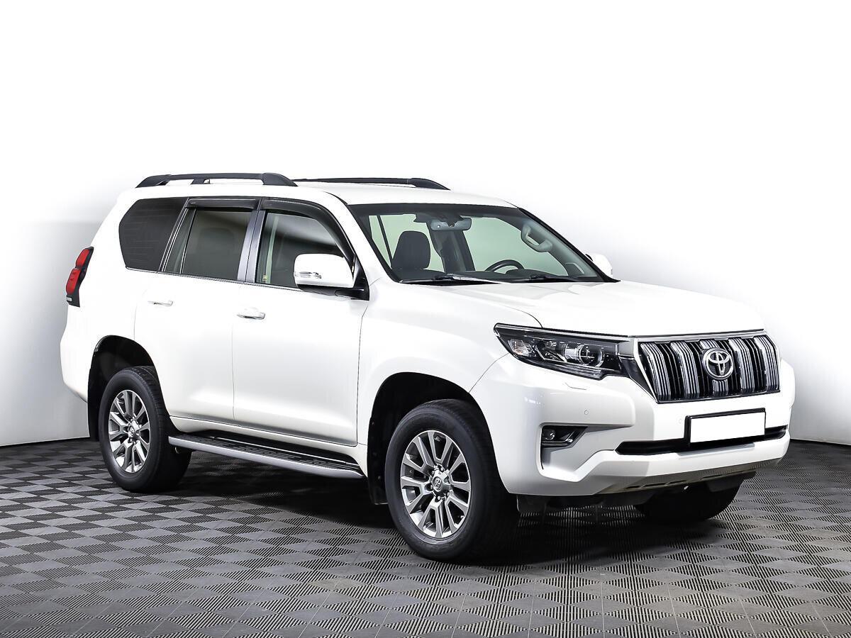 Toyota Land Cruiser Prado 2017, белый