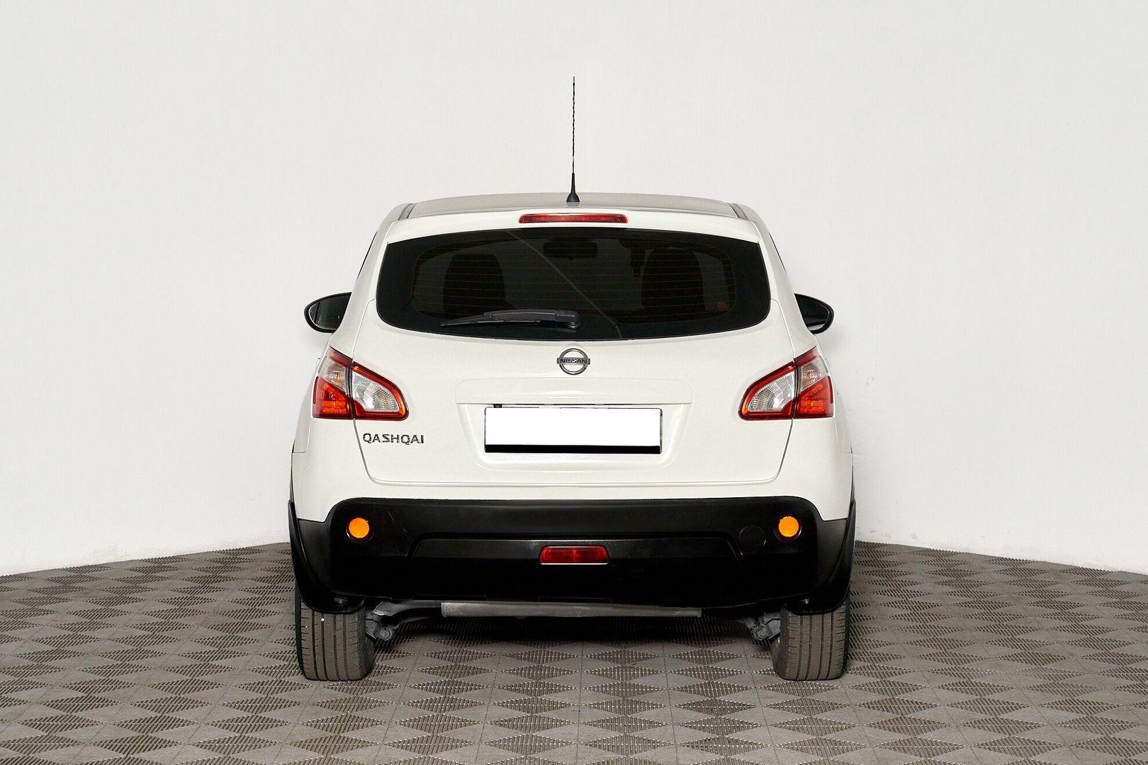 Nissan Qashqai 2012, белый