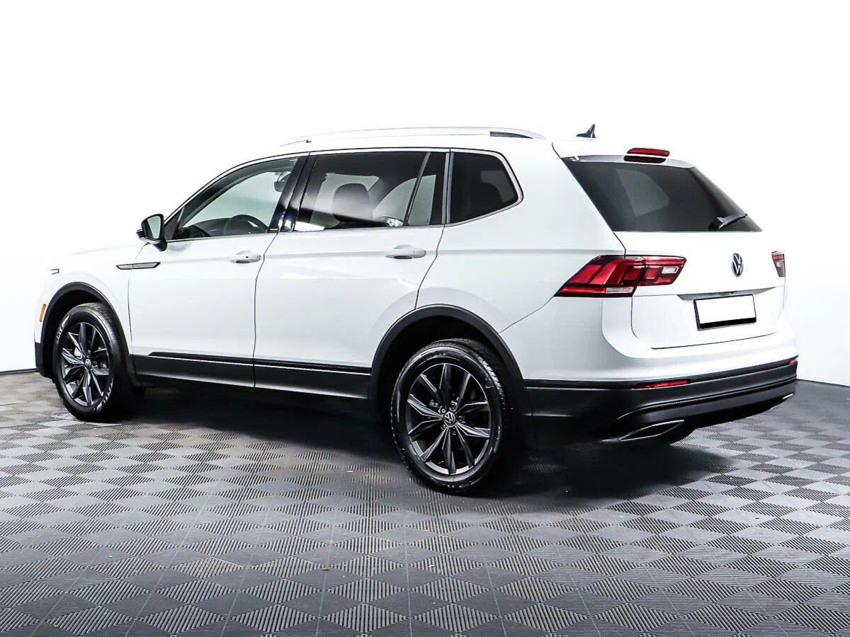 Volkswagen Tiguan 2023, белый