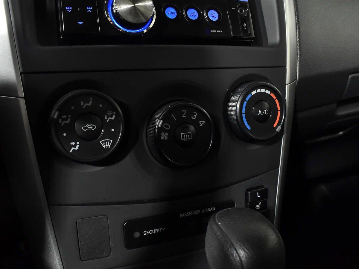 Toyota Corolla 2010, черный