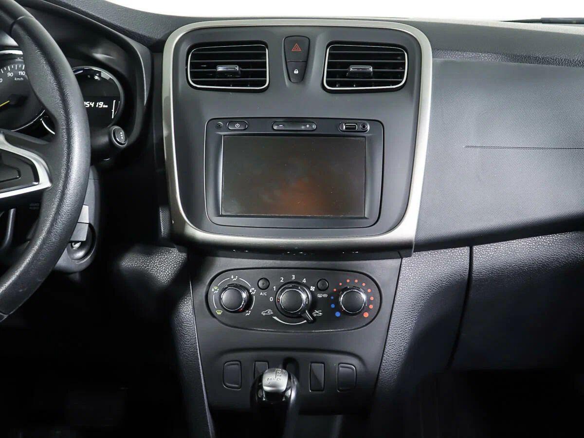 Renault Logan 2019, белый