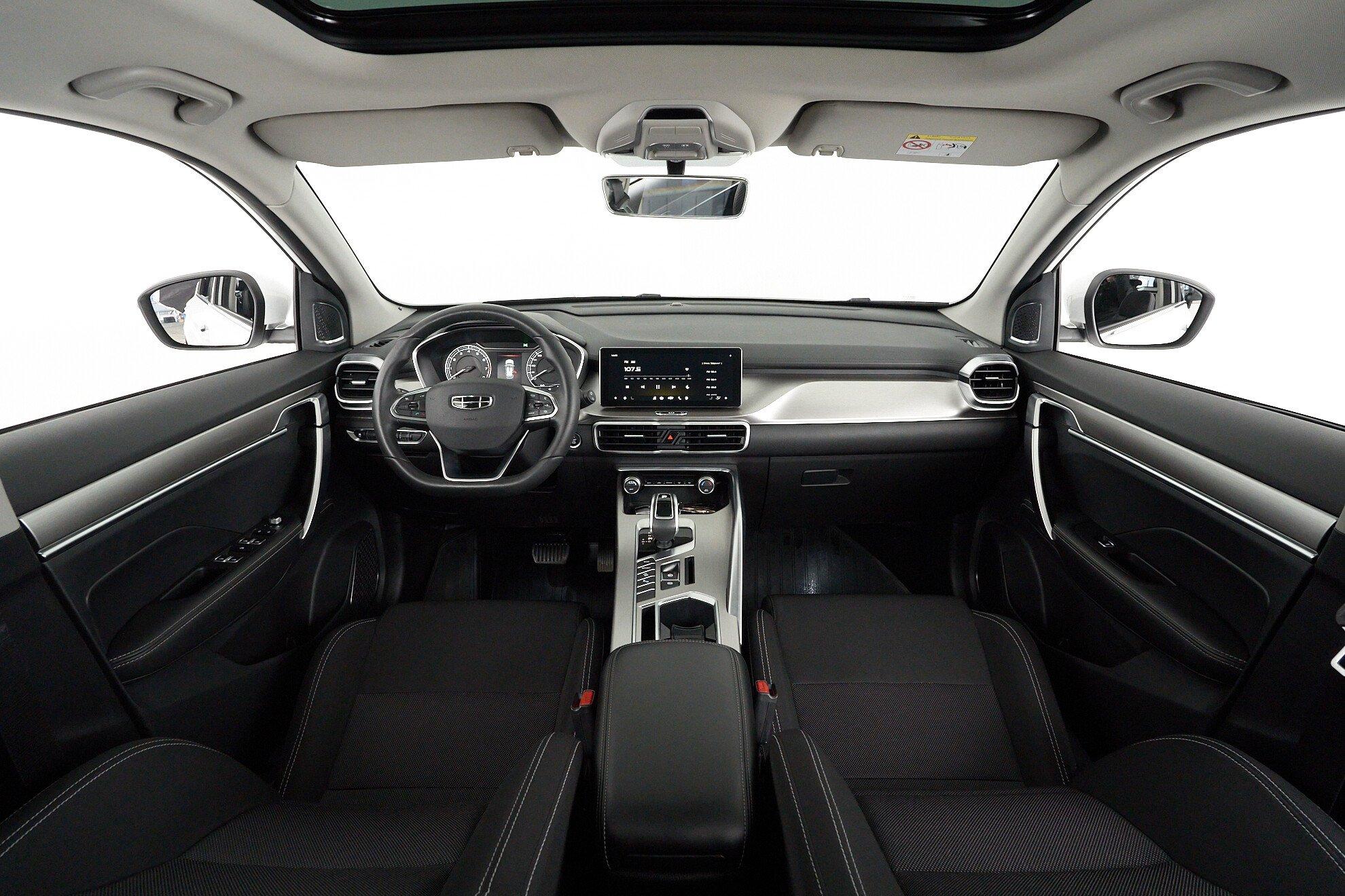 Geely Coolray 2021, белый