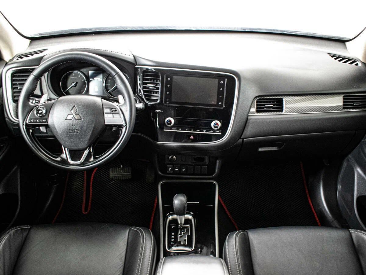 Mitsubishi Outlander 2020, синий