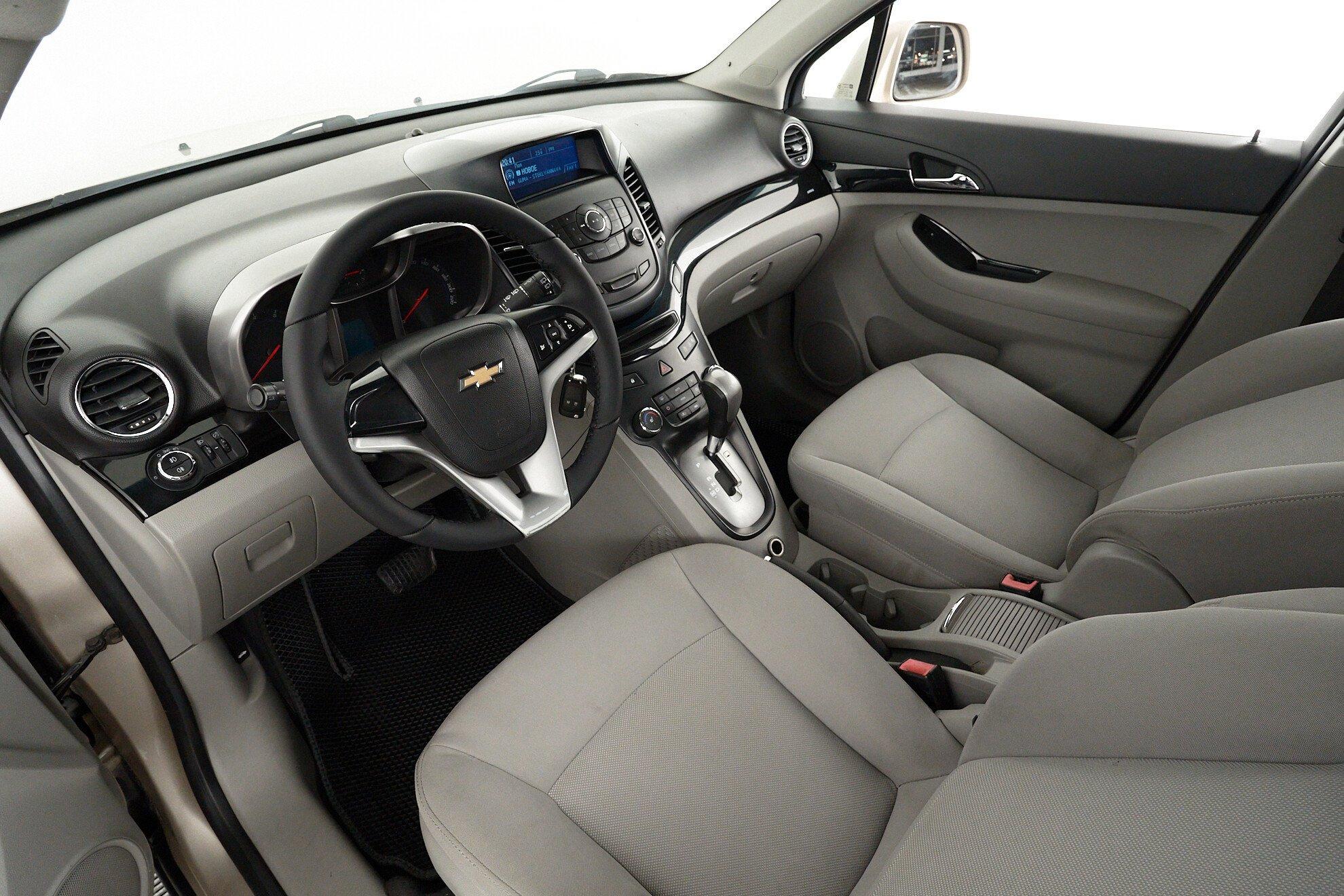 Chevrolet Orlando 2011, бежевый