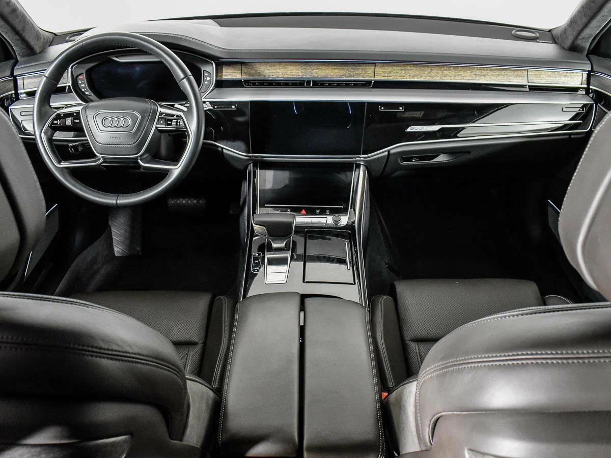 Audi A8 2018, черный