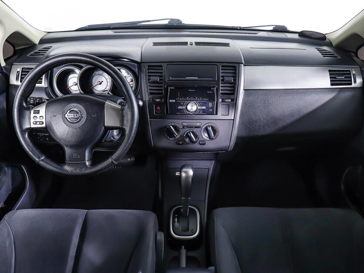 Nissan Tiida 2012, серый