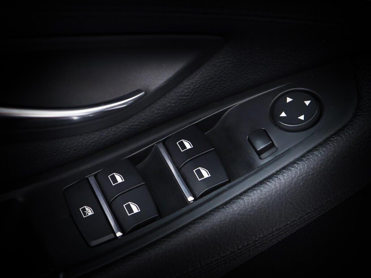BMW 5 серии 2012, белый