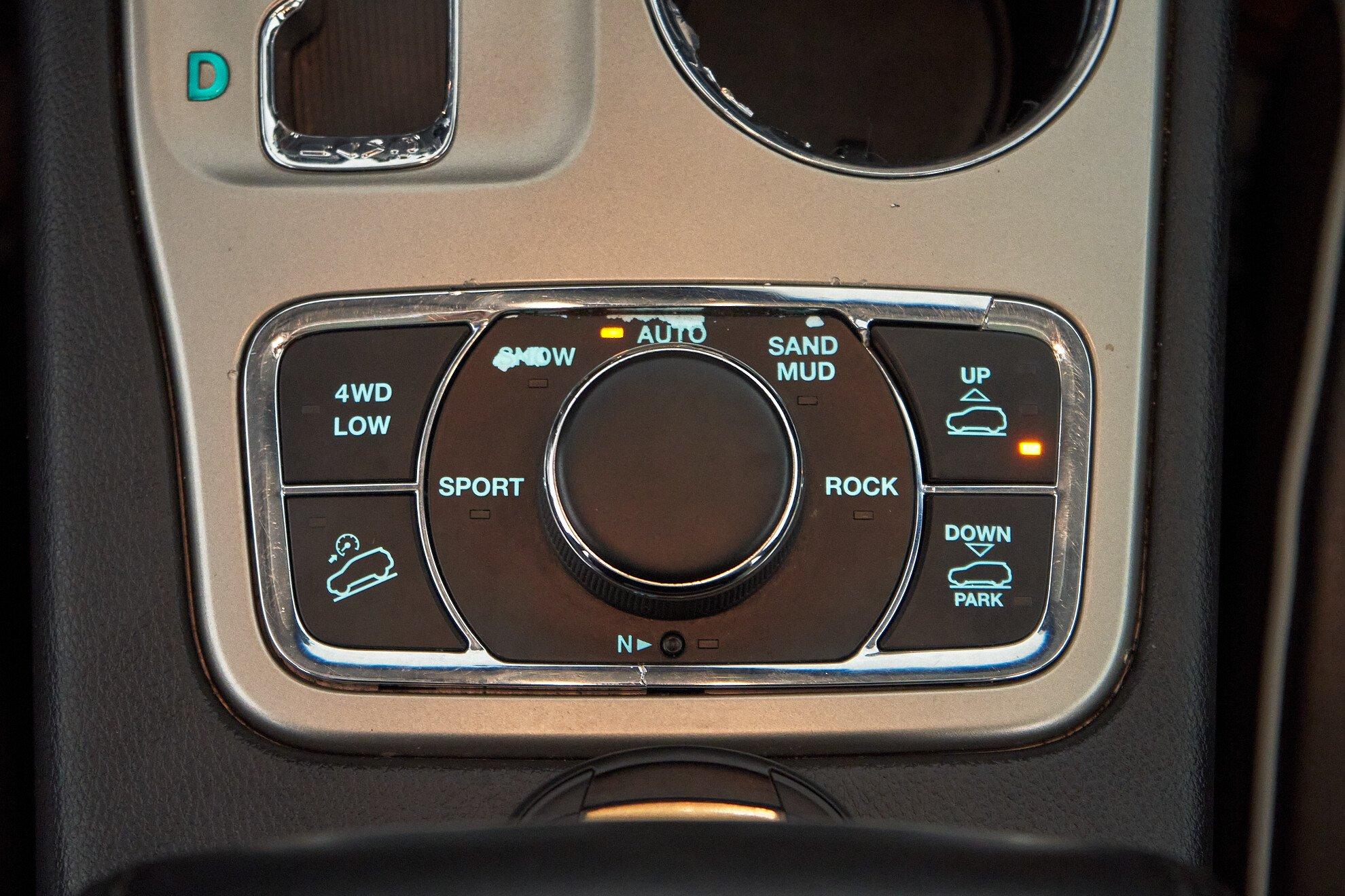 Jeep Grand Cherokee 2011, серый