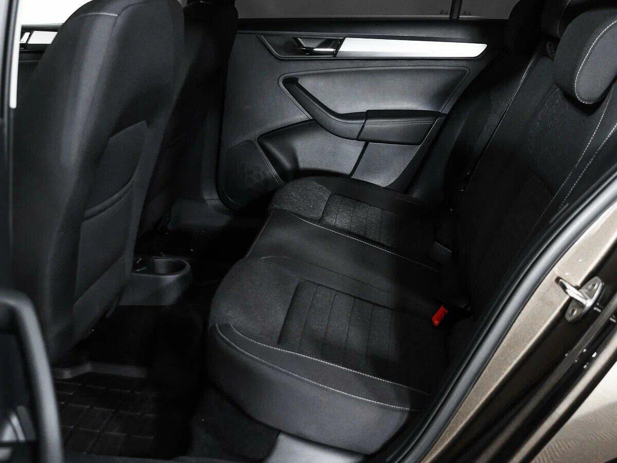 Skoda Rapid 2021, коричневый