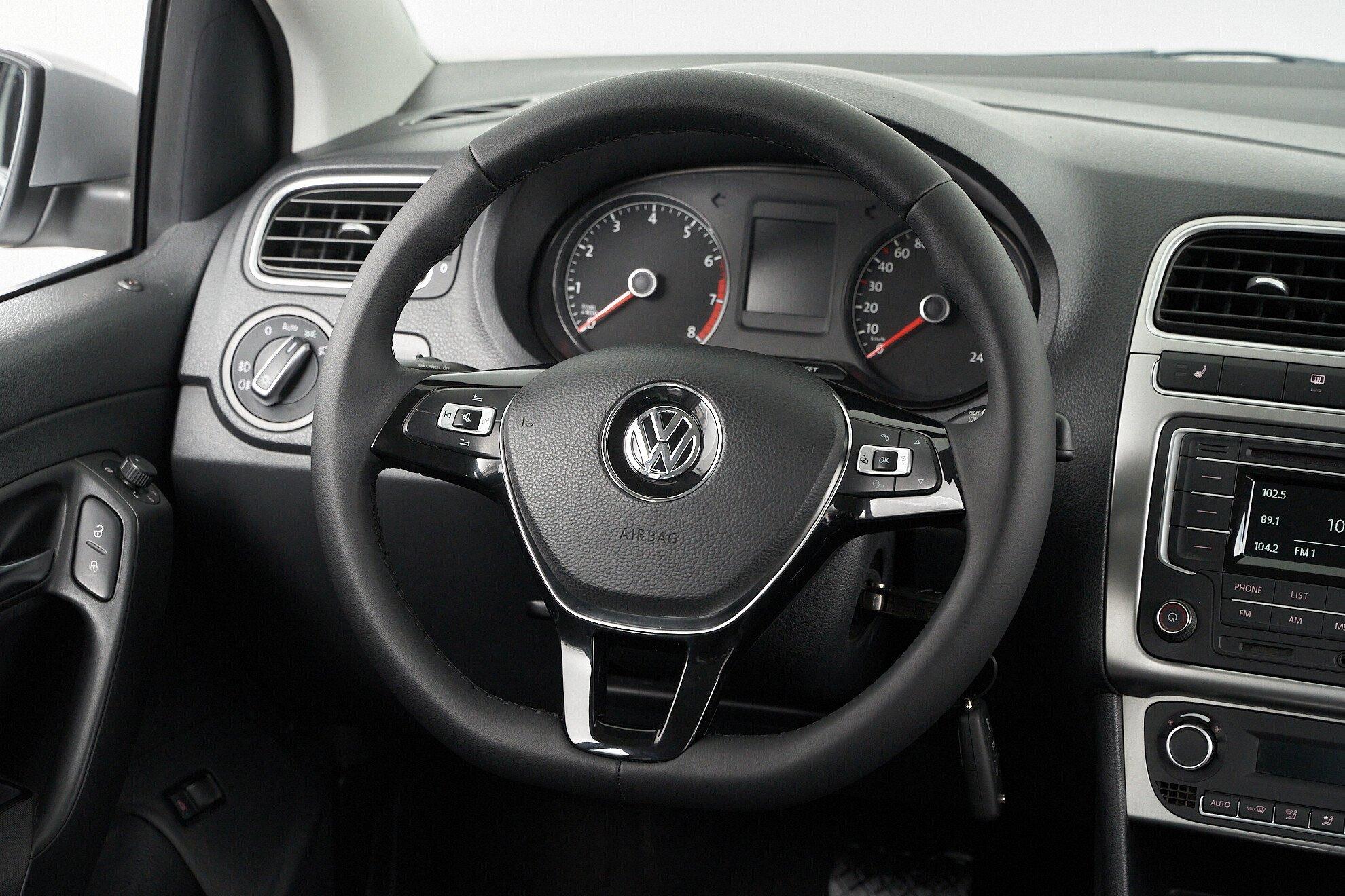 Volkswagen Polo 2018, серебряный
