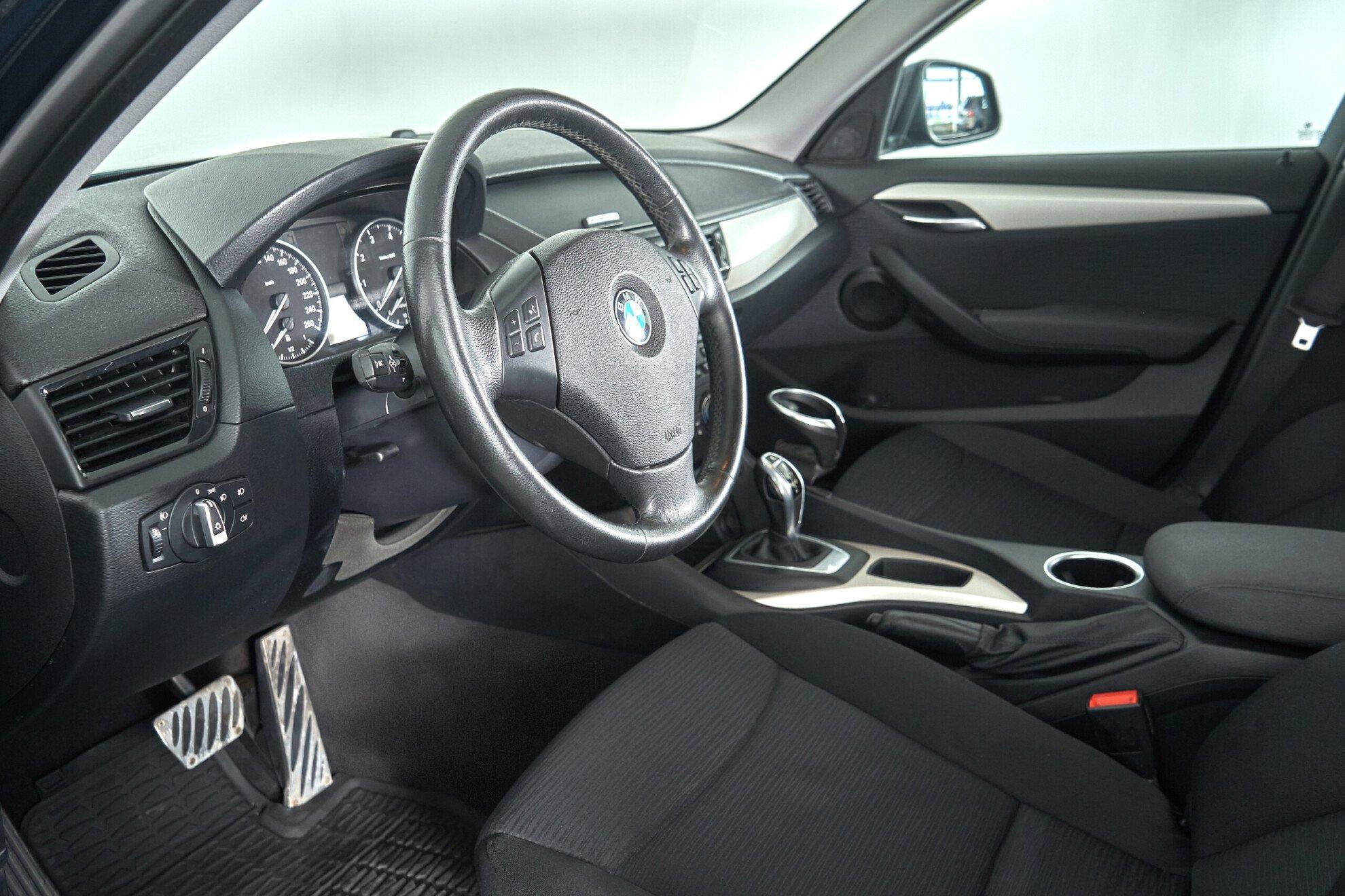 BMW X1 2015, синий