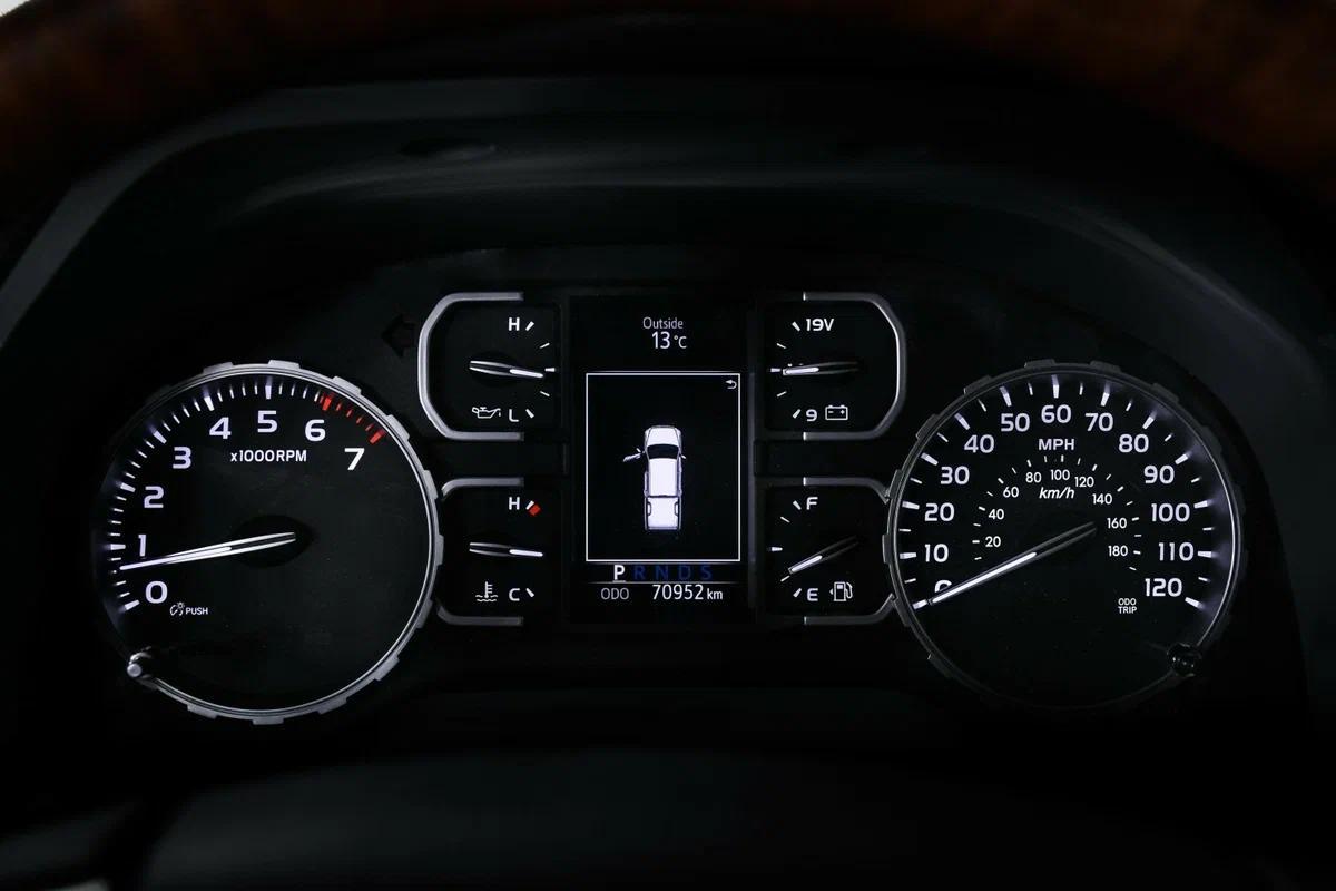 Toyota Tundra 2021, черный