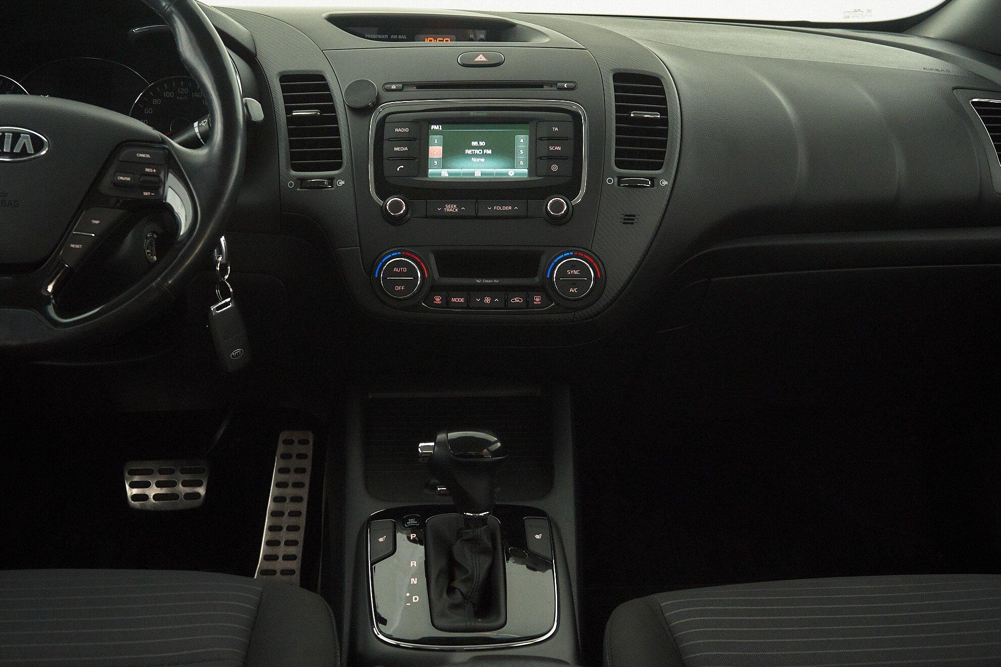 Kia Cerato 2016, белый