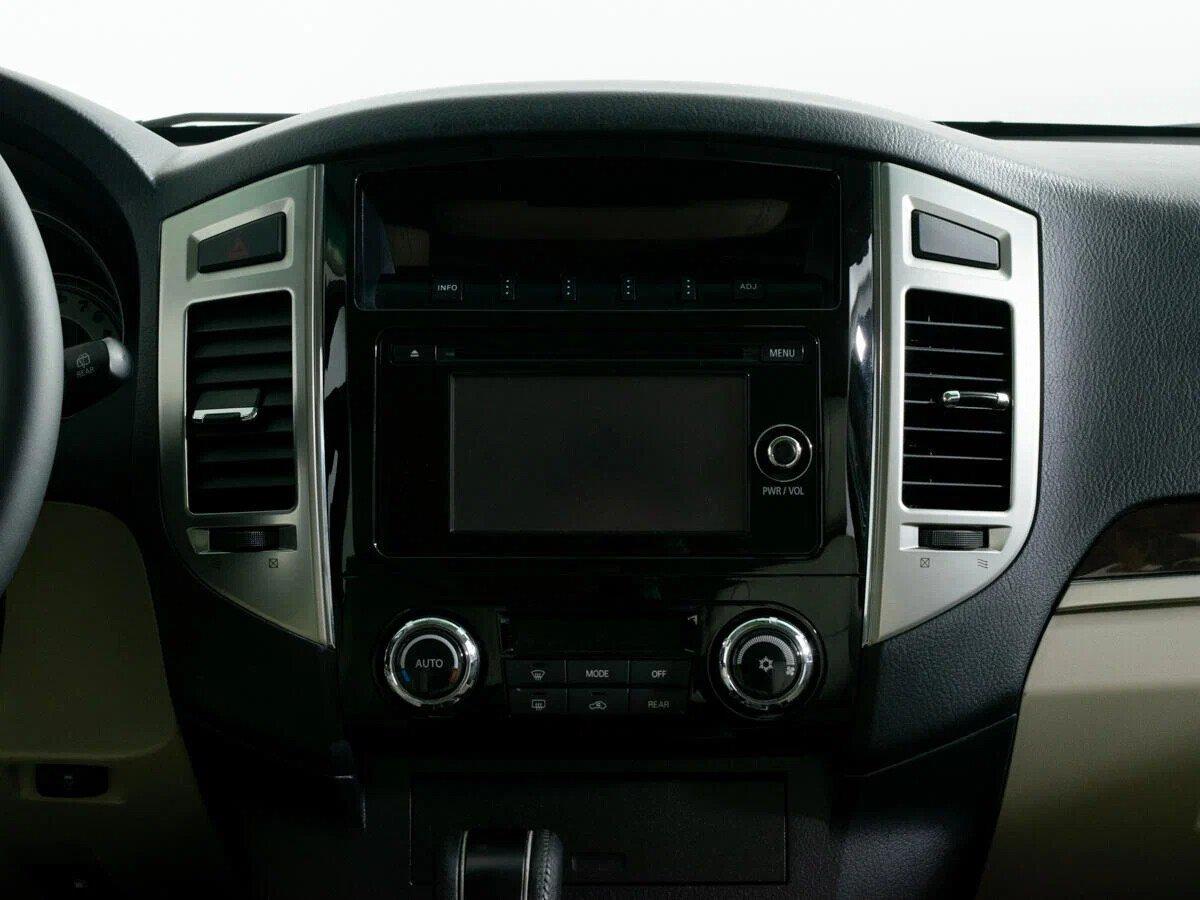 Mitsubishi Pajero 2018, коричневый