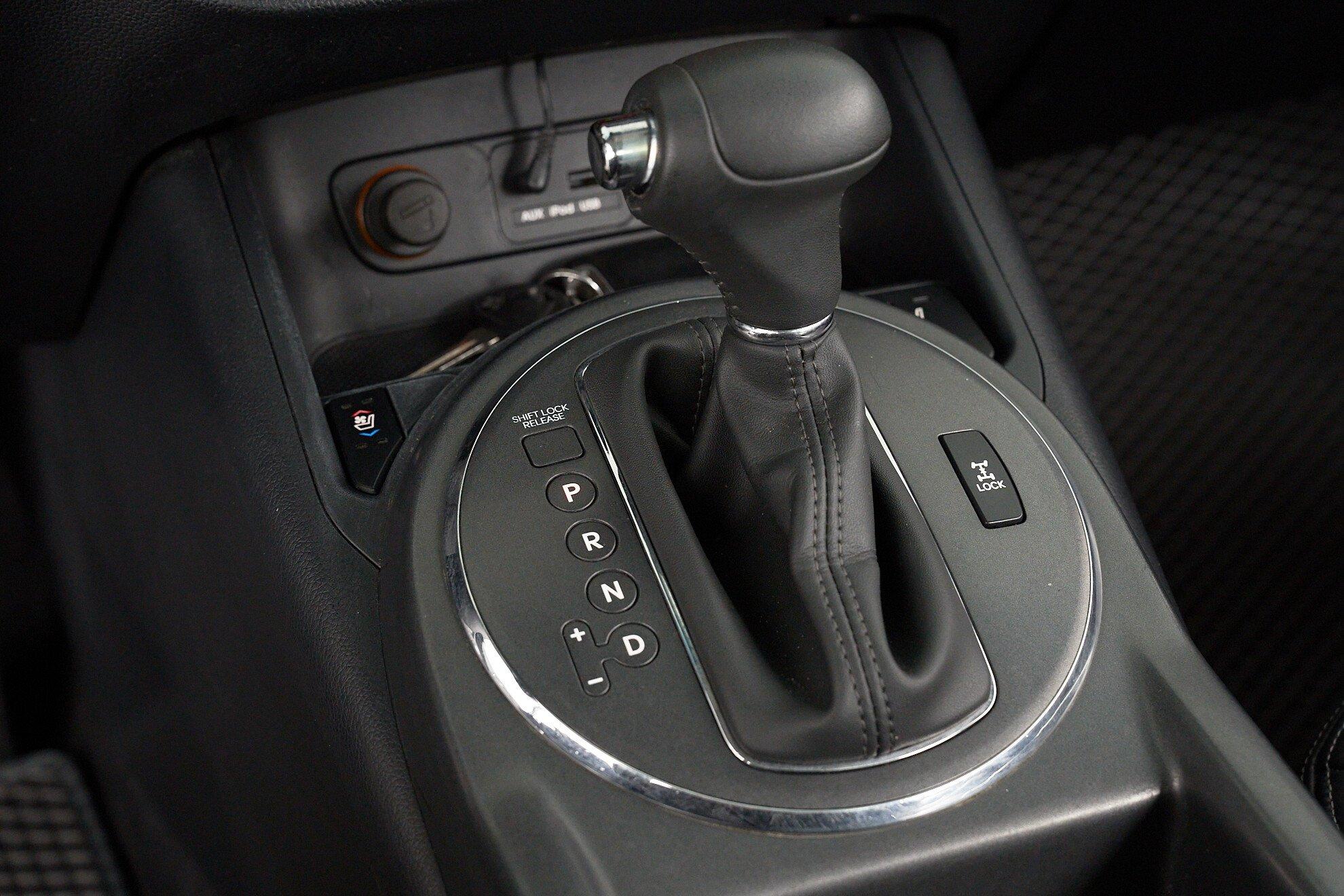 Kia Sportage 2011, серый