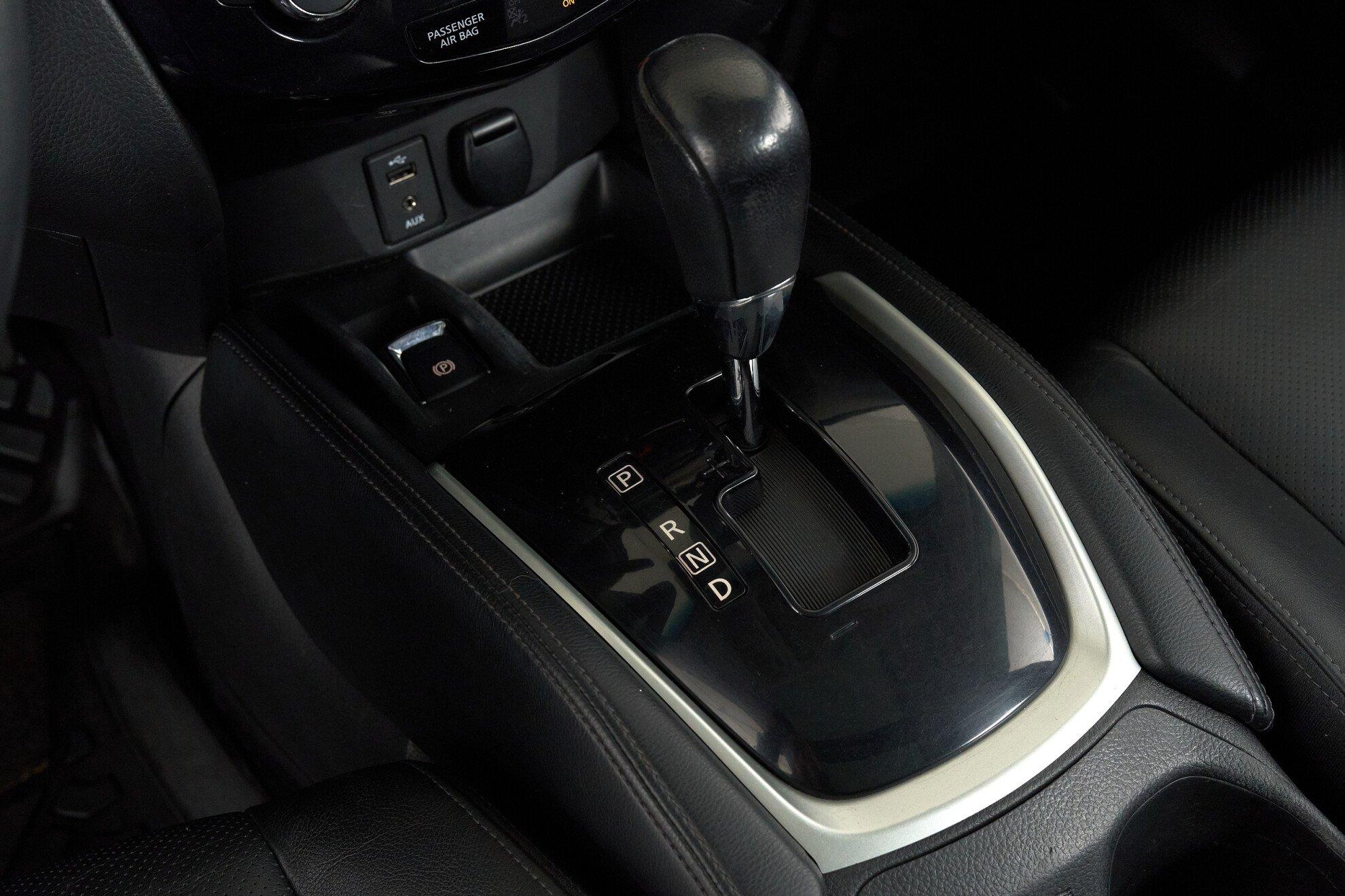 Nissan X-Trail 2016, серый