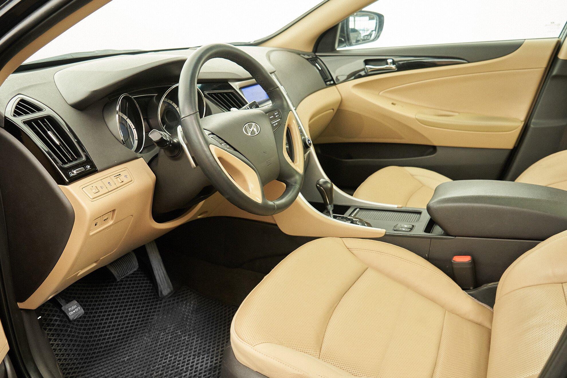 Hyundai Sonata 2011, черный