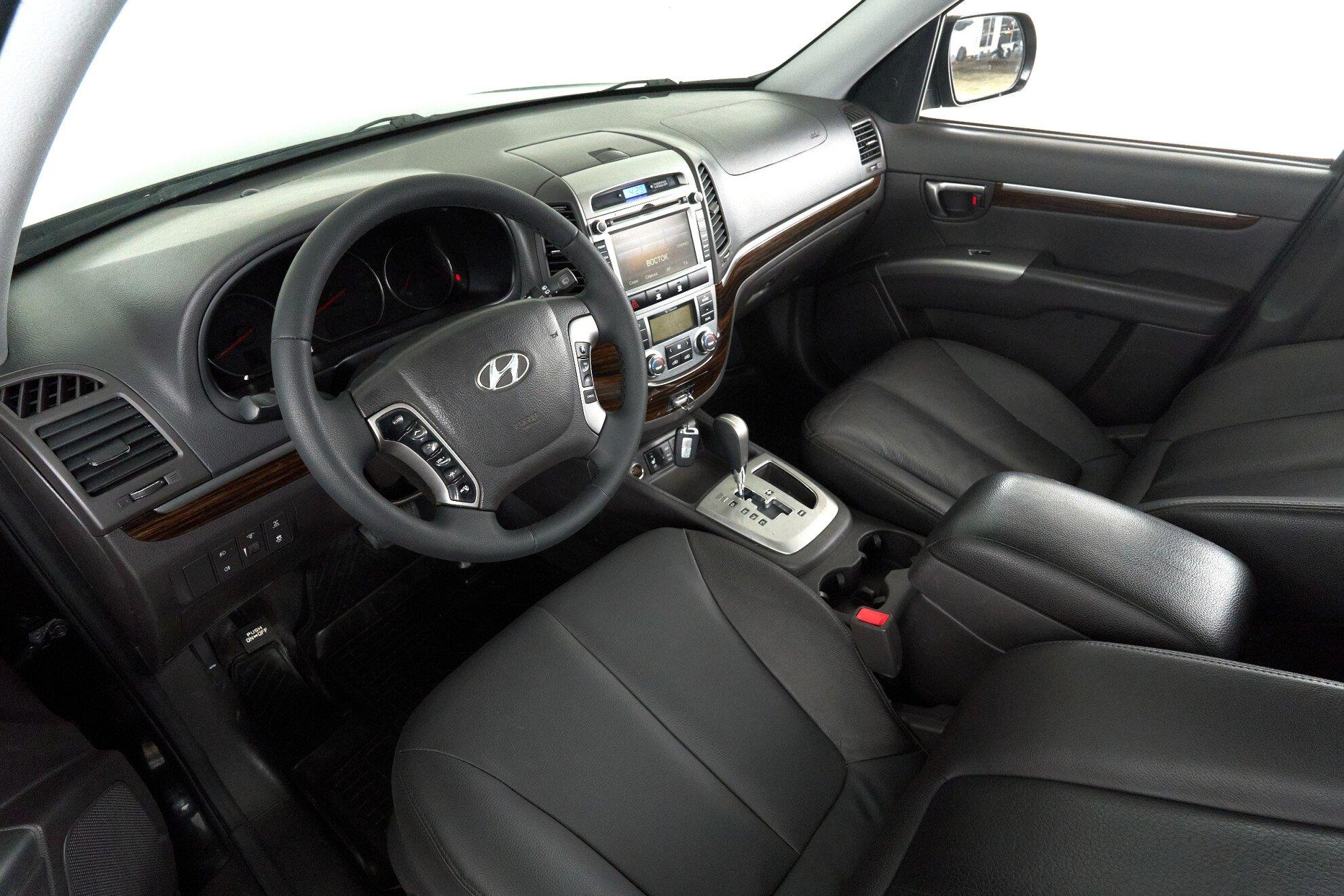 Hyundai Santa Fe 2011, черный