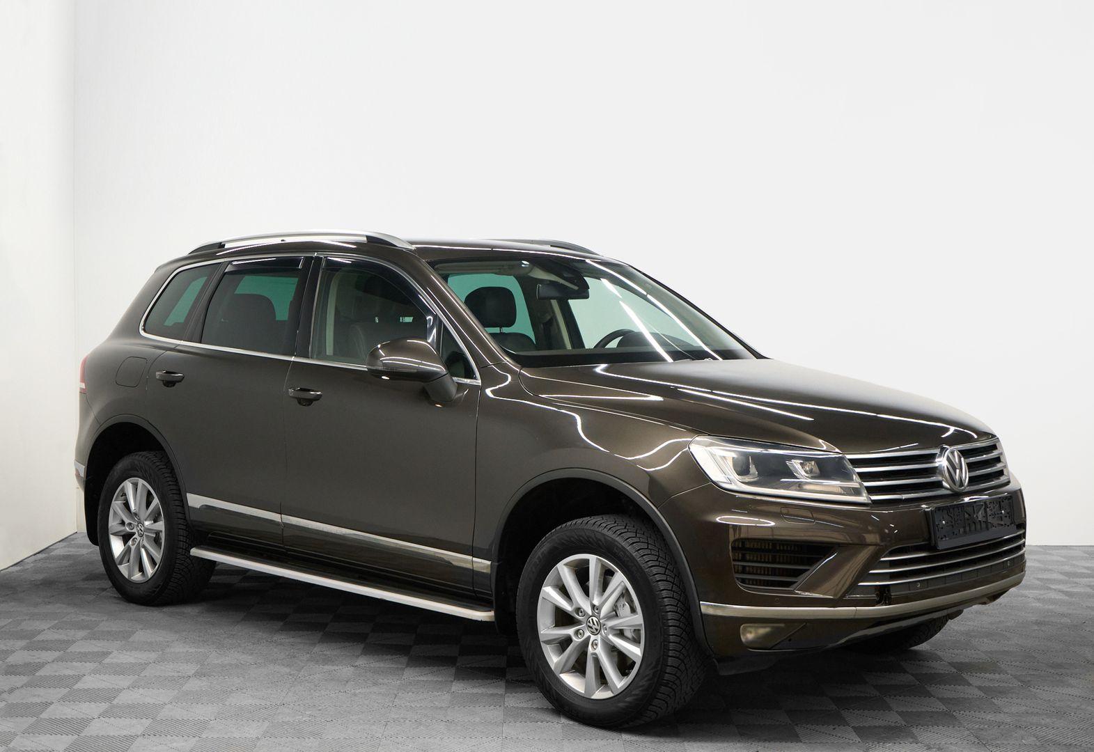 Volkswagen Touareg 2016, коричневый