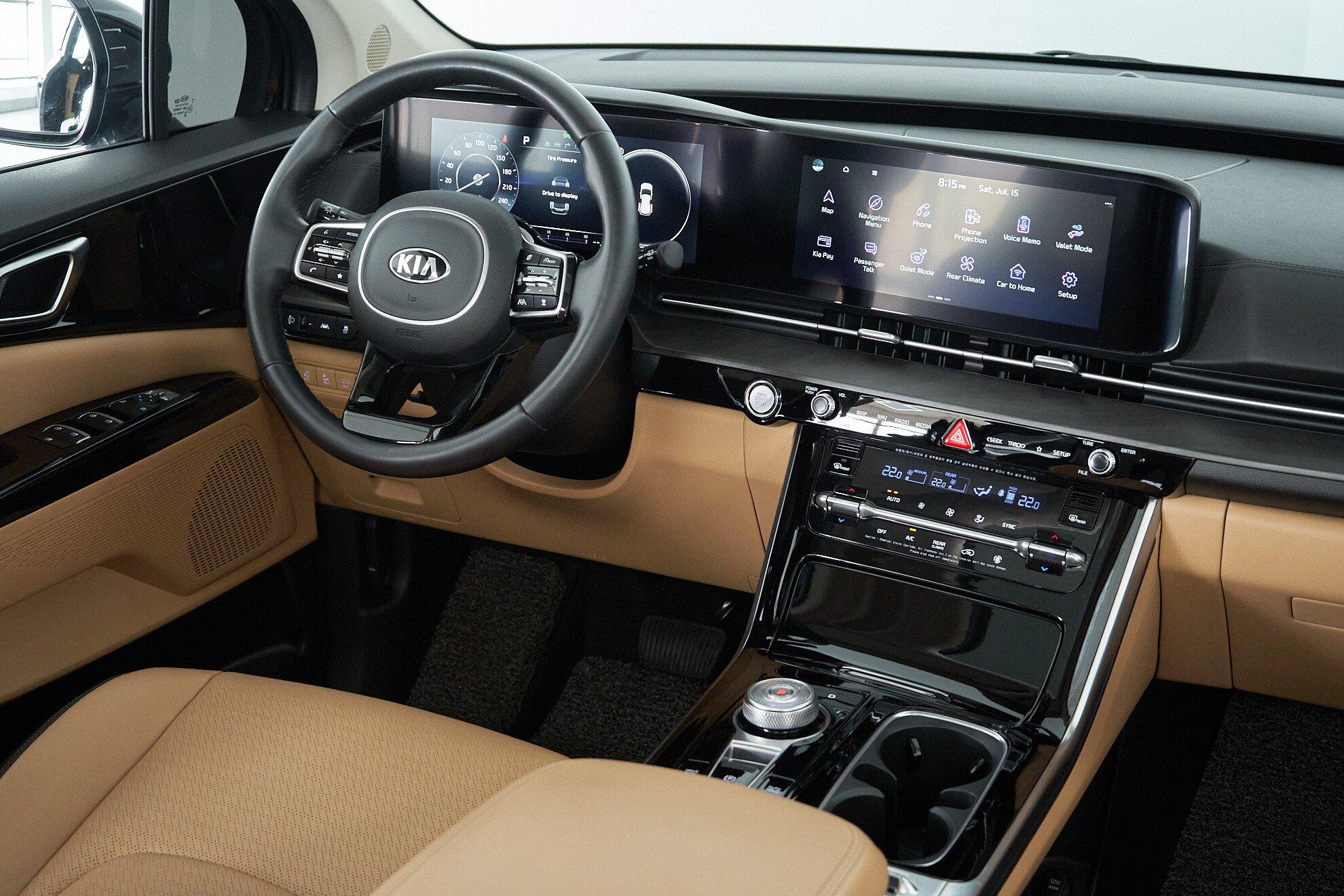 Kia Carnival 2022, черный