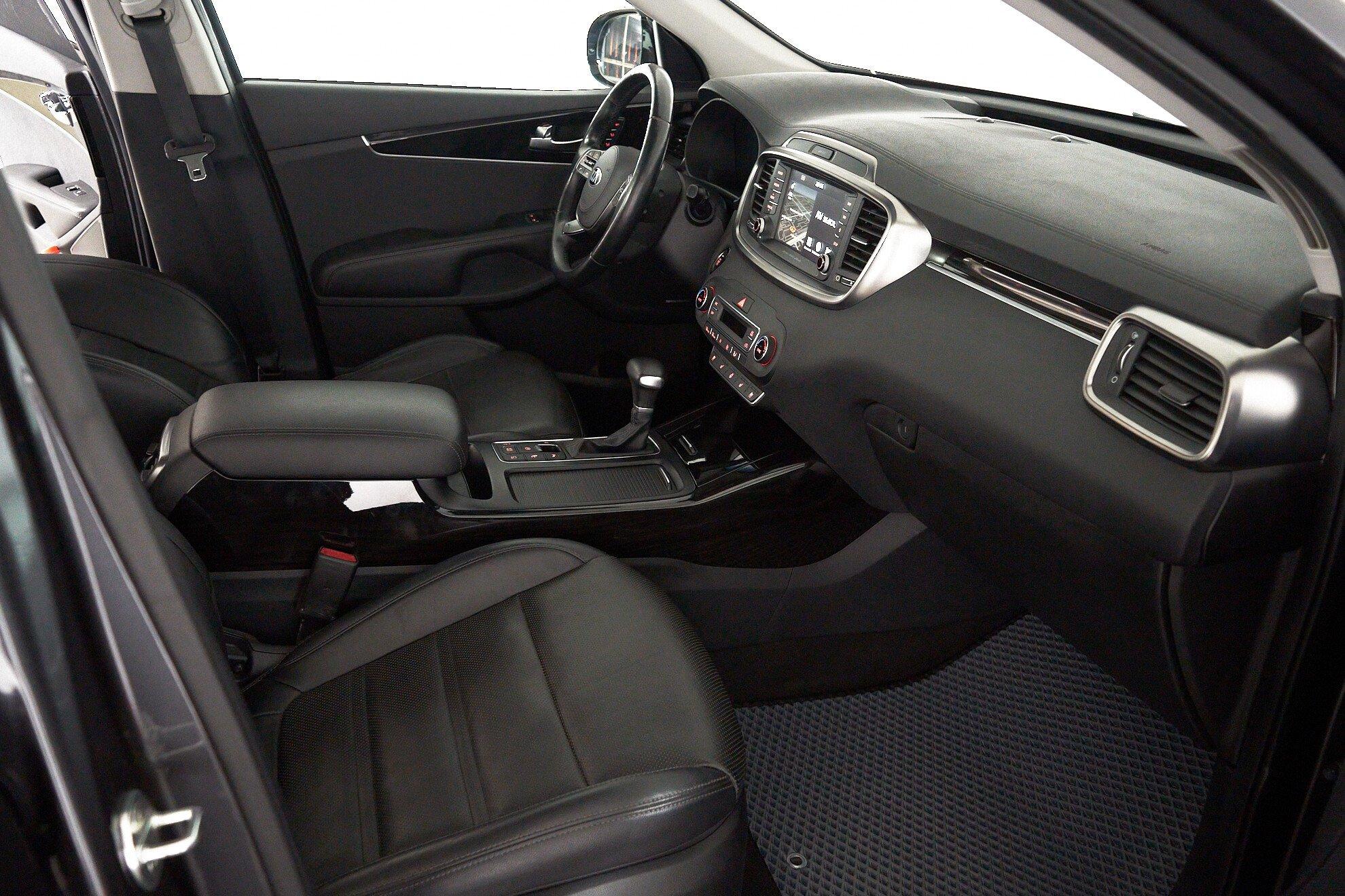 Kia Sorento 2019, серый