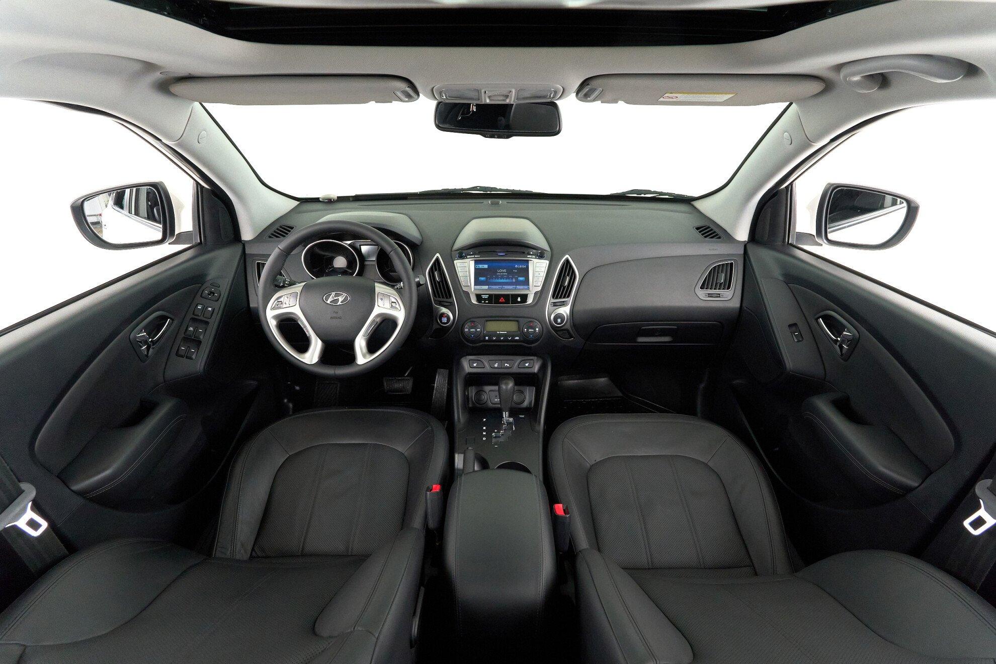 Hyundai ix35 2011, белый