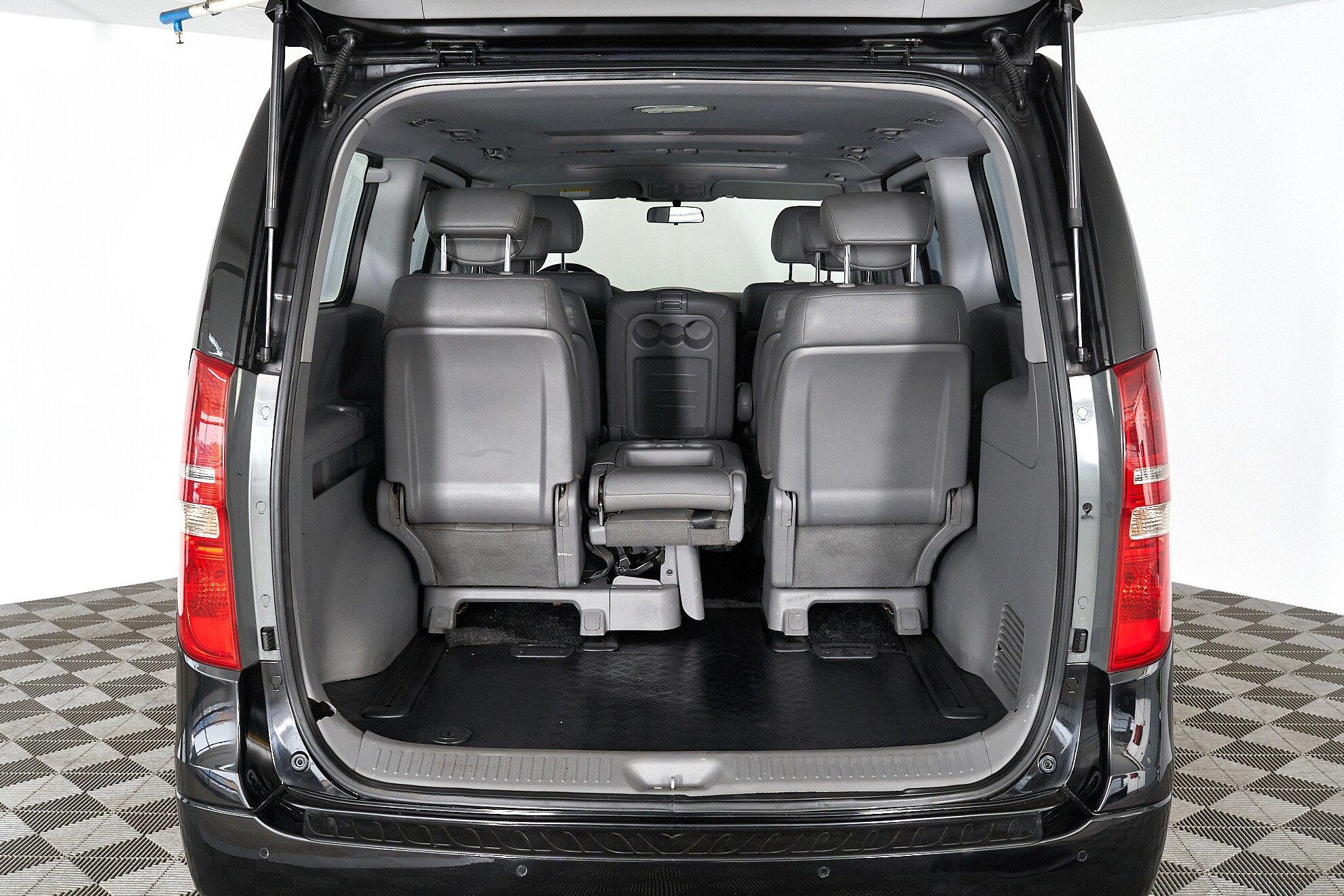 Hyundai Grand Starex 2011, черный